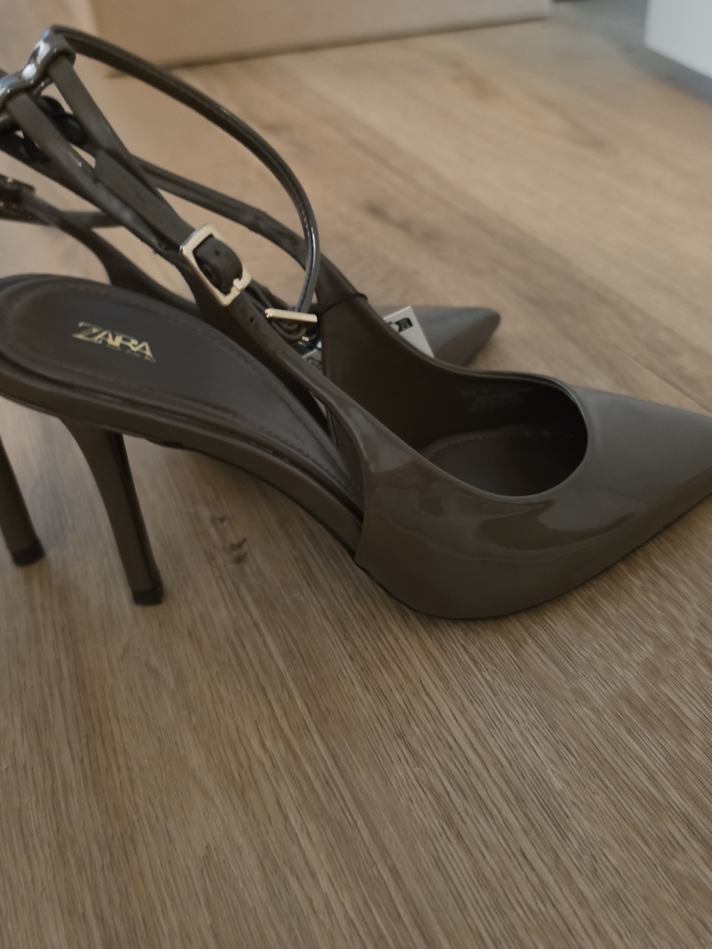 Zara Olive Patent Pointed-Toe Slingback Heels - Picture 3 of 4